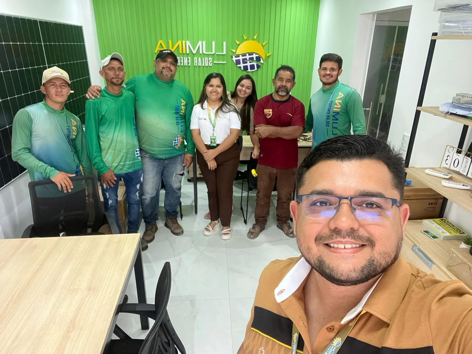 Equipe de engenheiros e instaladores da Lumina Solar